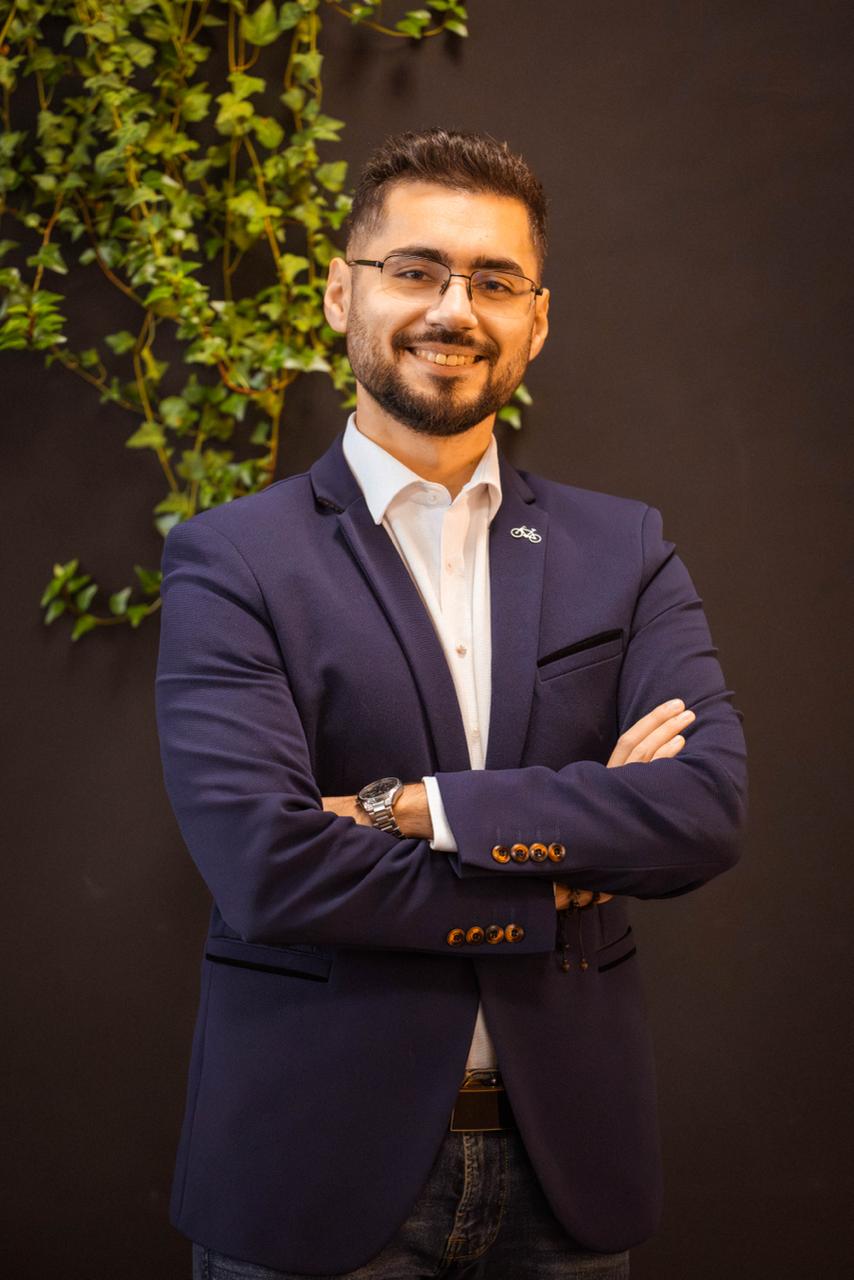 Lucian Miluț - portret autor